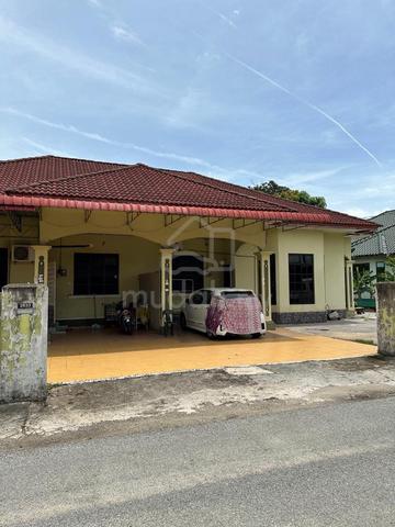 Dua Semi D dalam 1 tanah di Taman Guru Pintu Geng untuk dijual 1