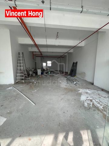 (CLINIC/PHARMACY) Georgetown Main Road Ground Floor shop lot 1380sq.ft 1