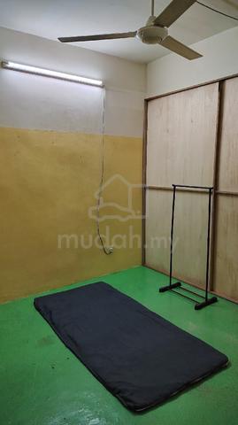 Taman Desa Relau Room for Rent 1