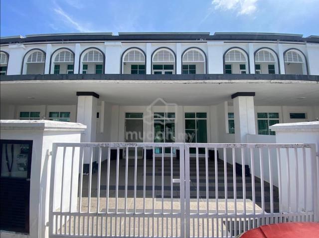 FREEHOLD Double Storey Terrace 22 X 70SF Merrydale Eco Majestic 1