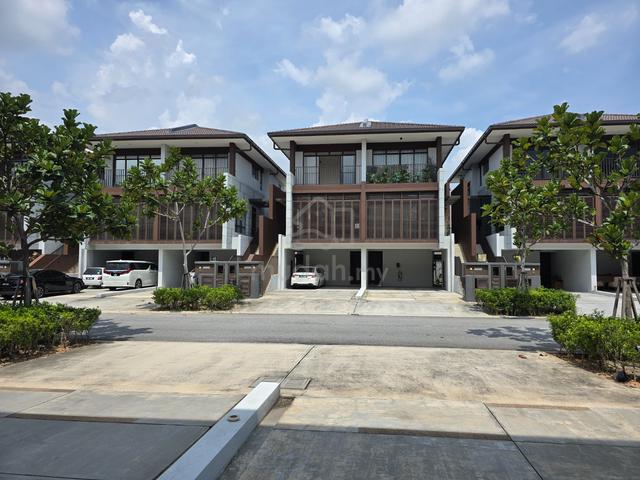 Taman Mulia Residences 3-level landed house at Cyberjaya 1