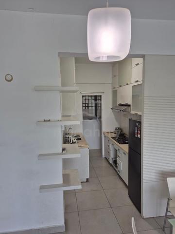 University Place (Plaza Ivory) 1