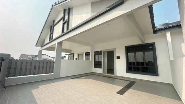 Freehold 22x70 Single Storey Terrace House Gated, Bandar Botani, Jasin 1
