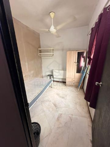 Seksyen 7, flat pkns Room for rent(Female Only)  1
