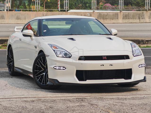 [Carbon Material Carpet] 2025 Nissan GT-R 3.8L (A) - 1