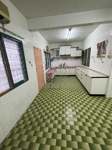 Kajang Double Storey, Near to Town, 5 Beds 1
