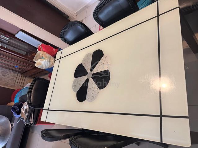 6-seater glass-wooden dining table  - photo 2 of 2
