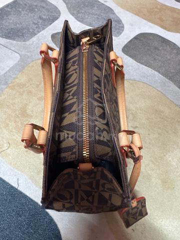 Carousel Image