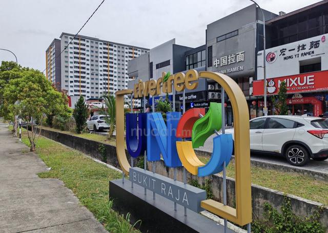Bukit Raja, Klang 3 Storey Corner Shoplot For Rent 1