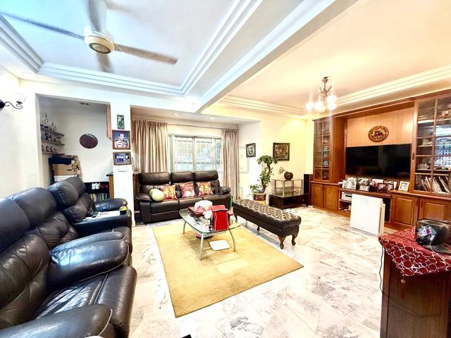 CORNER UNIT‼️Jalan P @ Taman Melawati 1