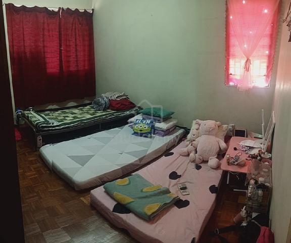 Sharing Room 1