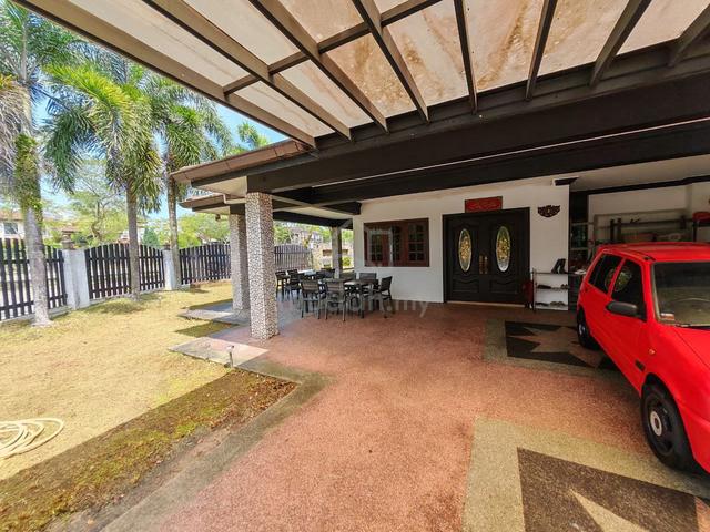 Taman Laguna - 2 Storey House 1
