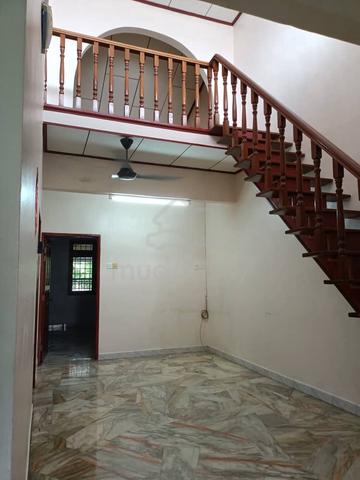 Open Facing Nice House with Plenty of Parking Space 1