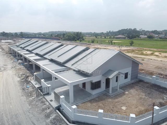 Rumah Teres Setingkat MCL di Bukit Lintang Ayer Molek Melaka 1