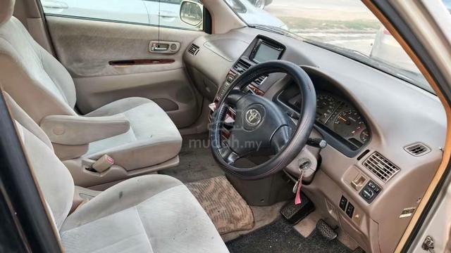 2001 Toyota GAIA 2.0 (A) - 4