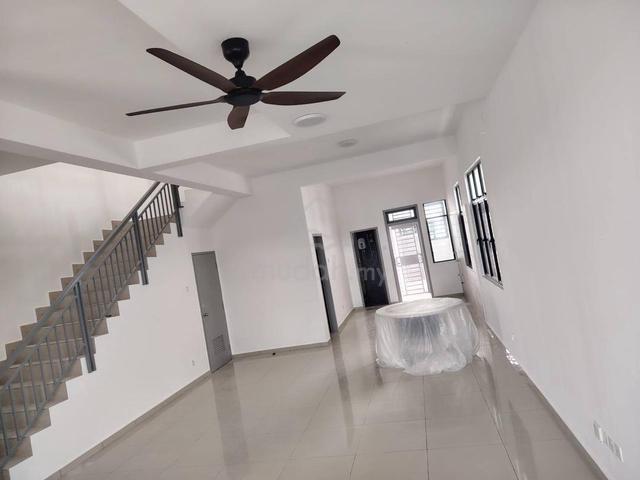 For Rent / 2 Storey Terrace House / Bandar Layangkasa 1