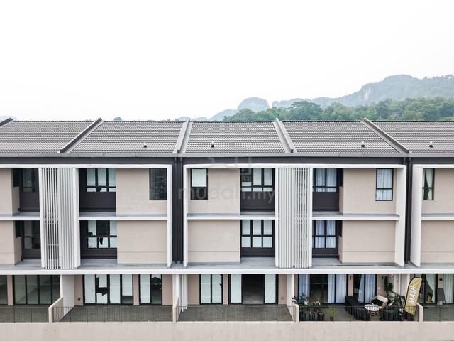 EXCLUSIVE! BRAND NEW 19Trees 3 Storey Superlink, Taman Melawati Ampang 1
