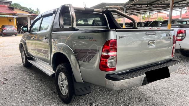 2010 Toyota HILUX 2.5 G FACELIFT DOUBLE CAB (A) - 2