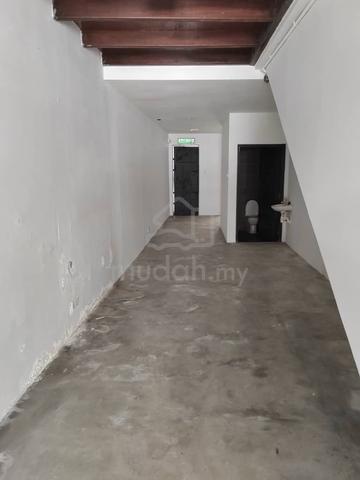 Groundfloor Shoplot For Rent At Hutton Central Near Georgetown 4