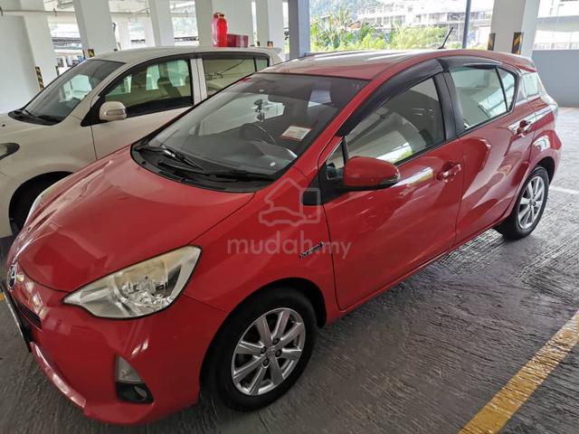 2014 Toyota PRIUS C 1.5 (HYBRID) NHP10R (A) - 4