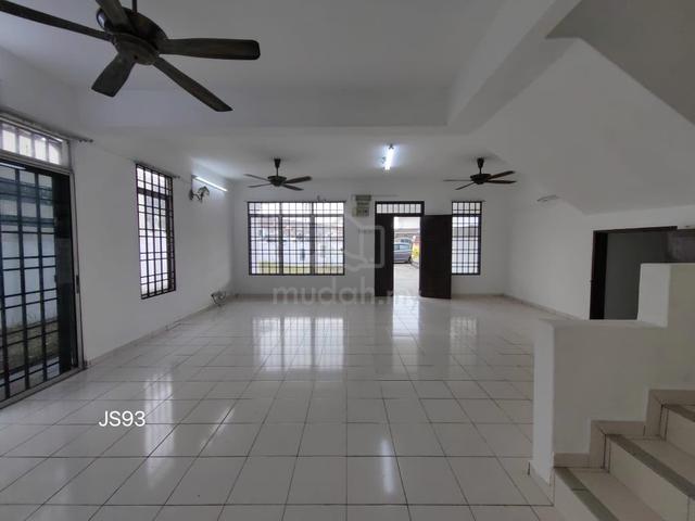 Bandar Bukit Tinggi 30x70 Endlot Newly Painted House For Rent 1