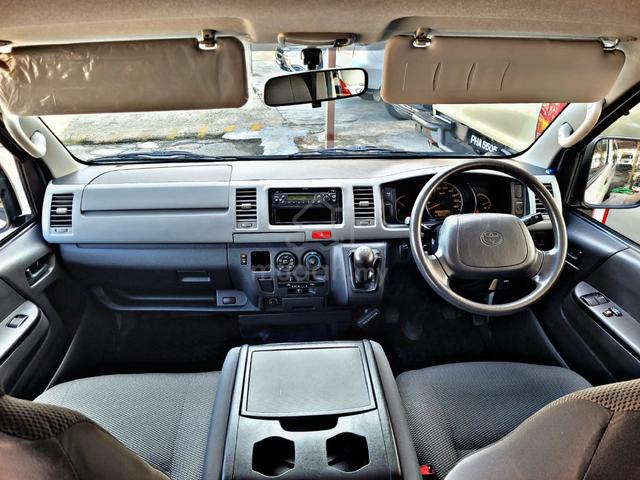 2011 Toyota HIACE 2.7 WINDOW VAN LOW MILEAGE - 4