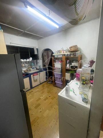 Flat Taman Ungku Tun Aminah 1