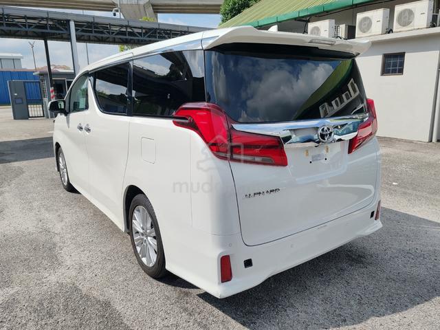Test Drive Now! Alphard 8 Seater, Grade 4.5 - 3