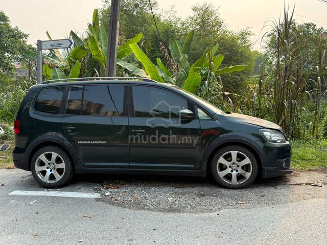 2011 Volkswagen CROSS TOURAN 1.4 TSI (A) - 2
