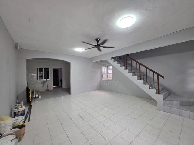 FOR RENT: Double Storey Terrace, Endlot Unit, Kajang Mulia 1