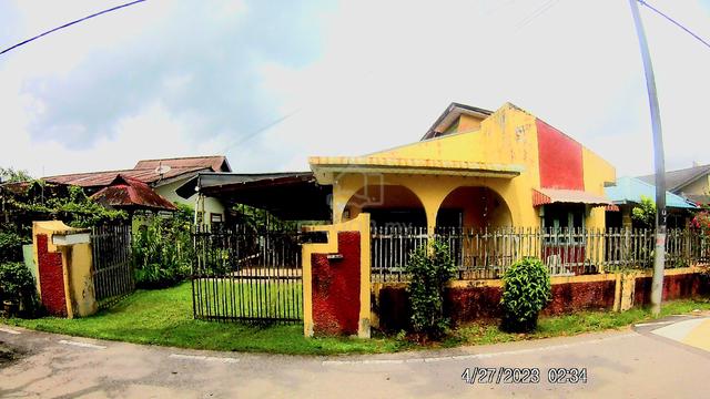 Banglo 1½ Tingkat Jalan Bakri Muar 1