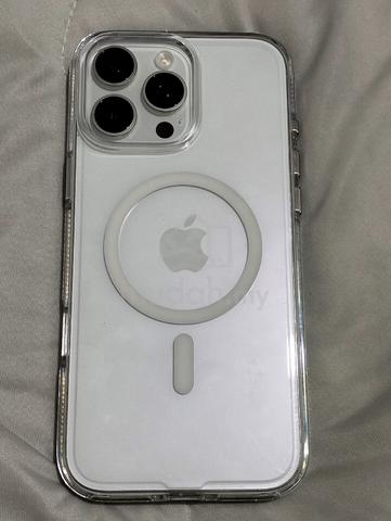 iPhone 16 Pro Max - photo 2 of 4