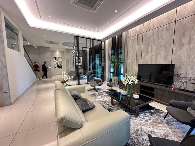 FREEHOLD 0% Depositš„New Double Storey Semi D Unit Gated 40x105 Melaka 1
