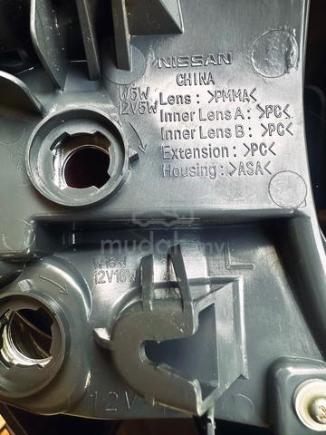Nissan X-Trail T32 Inner Tail Lamp w/o Lamp Bulb - photo 6 of 6