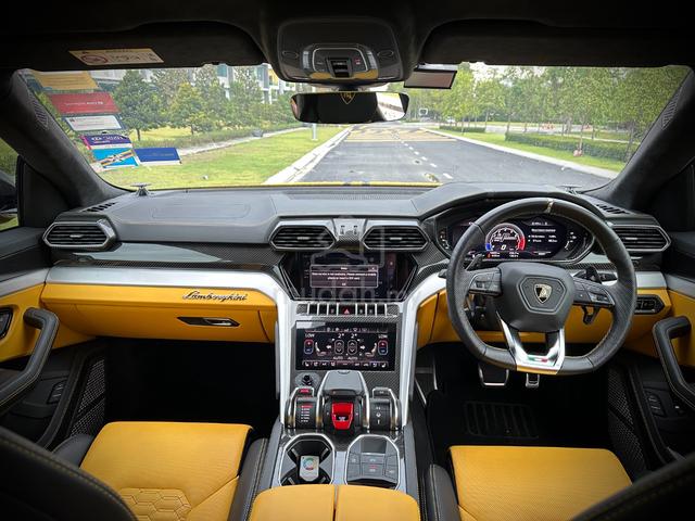 LOCAL TOP SPEC 2019 Lamborghini URUS 4.0 - 4 SEAT - 4