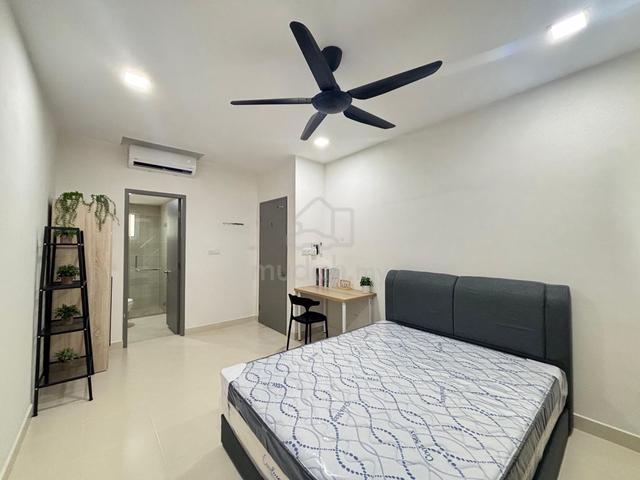 Rimbayu Master Room For Rent Fully Furnished with Private Bathroom 1