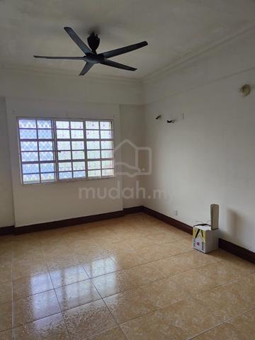 Taman Anggerik Villa 3