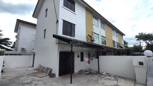 Megah Ria 3-Storey End lot / with Extra Land / Unblock Unit 1
