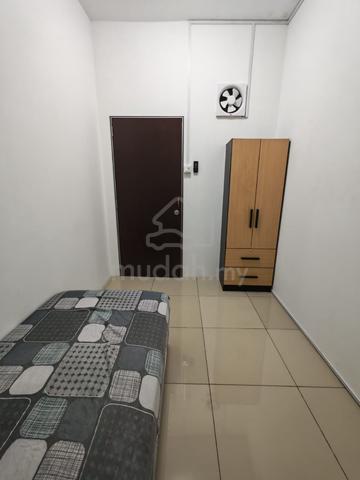 Female room for rent at Suriamas Suites Condominium @ Larkin JB Town 1
