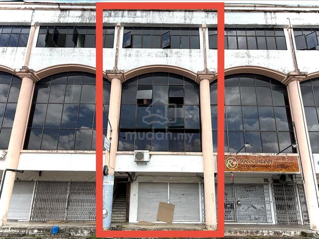 opposite Icom Square π πππ¨π«ππ² ππ‘π¨π©π₯π¨π For sale 1