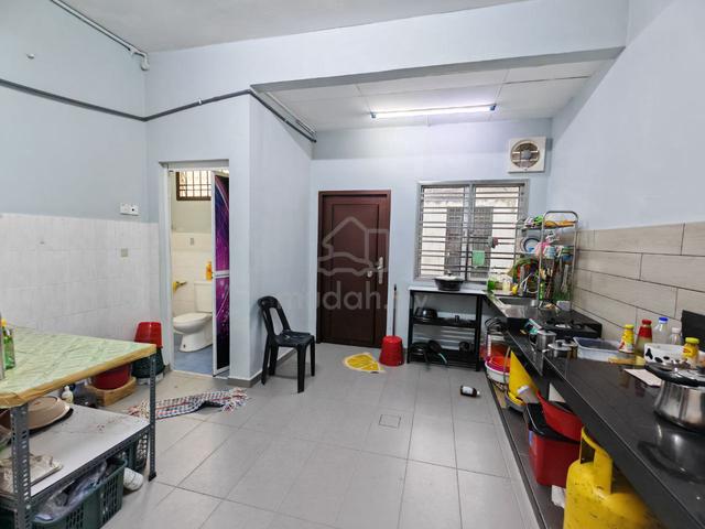Kulai Bandar Putra 1.5 Storey Superlink House [24'x75'] Full Loan Unit 4