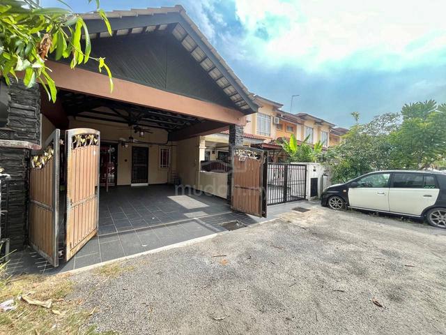 Dekat Masjid Renovated Double Storey Terraced House Seri Pristana 1