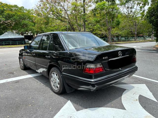 Mercedes Benz 230 2.3 (A) E230 E Class Sunroof 124 - 3
