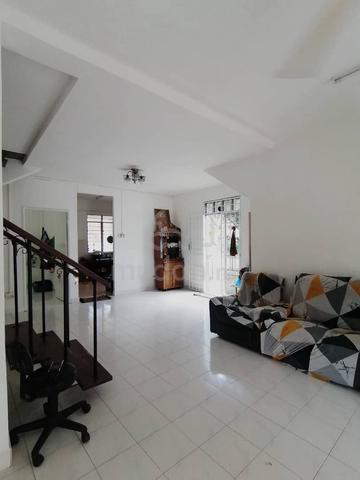 1.5 Sty Townhouse, Ground floor Corner unit 1