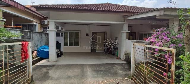 [FACING OPEN] 1 Storey Desa Baiduri Aman Salak Tinggi 1