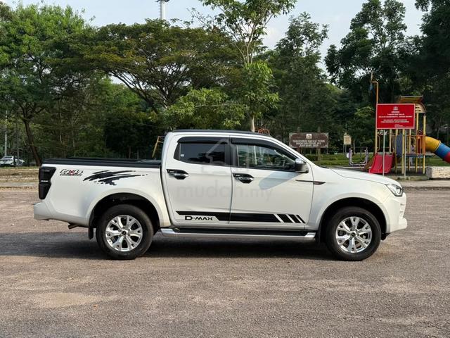 2023 Isuzu D-MAX 1.9 PREMIUM (A) 4x4 *17k KM* - 4