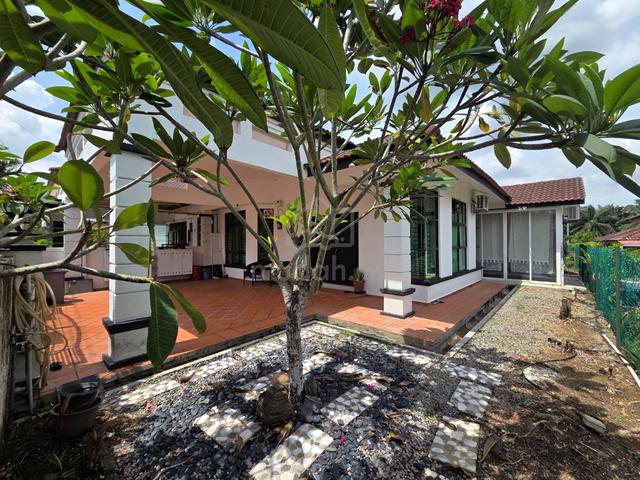 Freehold 1 Storey Semi D in Bukit Katil 1