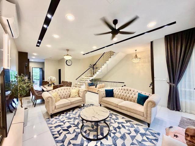 FULLY RENO 3 Storey Superlink Tiara South Semenyih Freehold for Sale 1