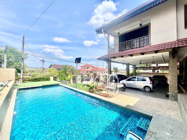 PRICE BELOW MARKET‼️NEGOTIABLE‼️Bungalow Jln Bunga Raya Sek2 Shah Alam 1