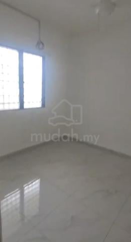 Taman merak flat first floor new Reno simpang ampat 1